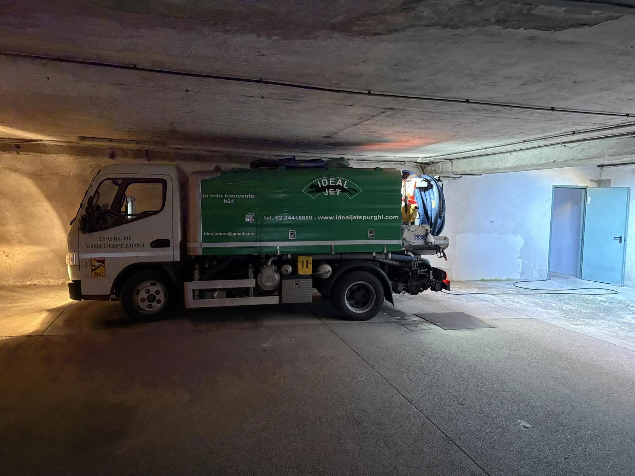 Emergenza spurgo fognature e condomini Crescenzago e via Padova.