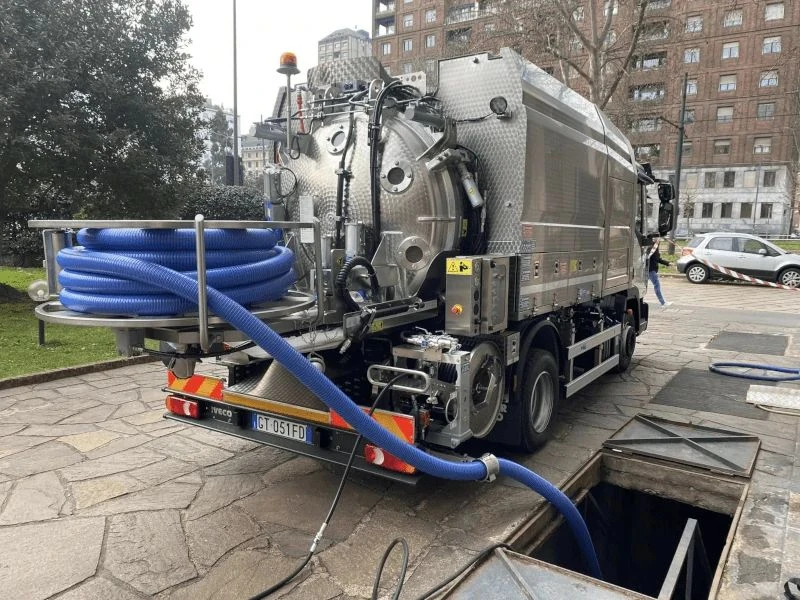 Autospurgodi Ideal-Jet in servizio spurghi Milano Lambrate per disotturazioni e allagamenti videoispezioni hd